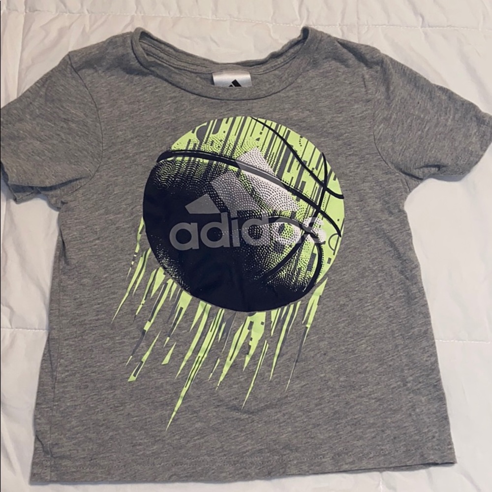 Adidas T-shirt